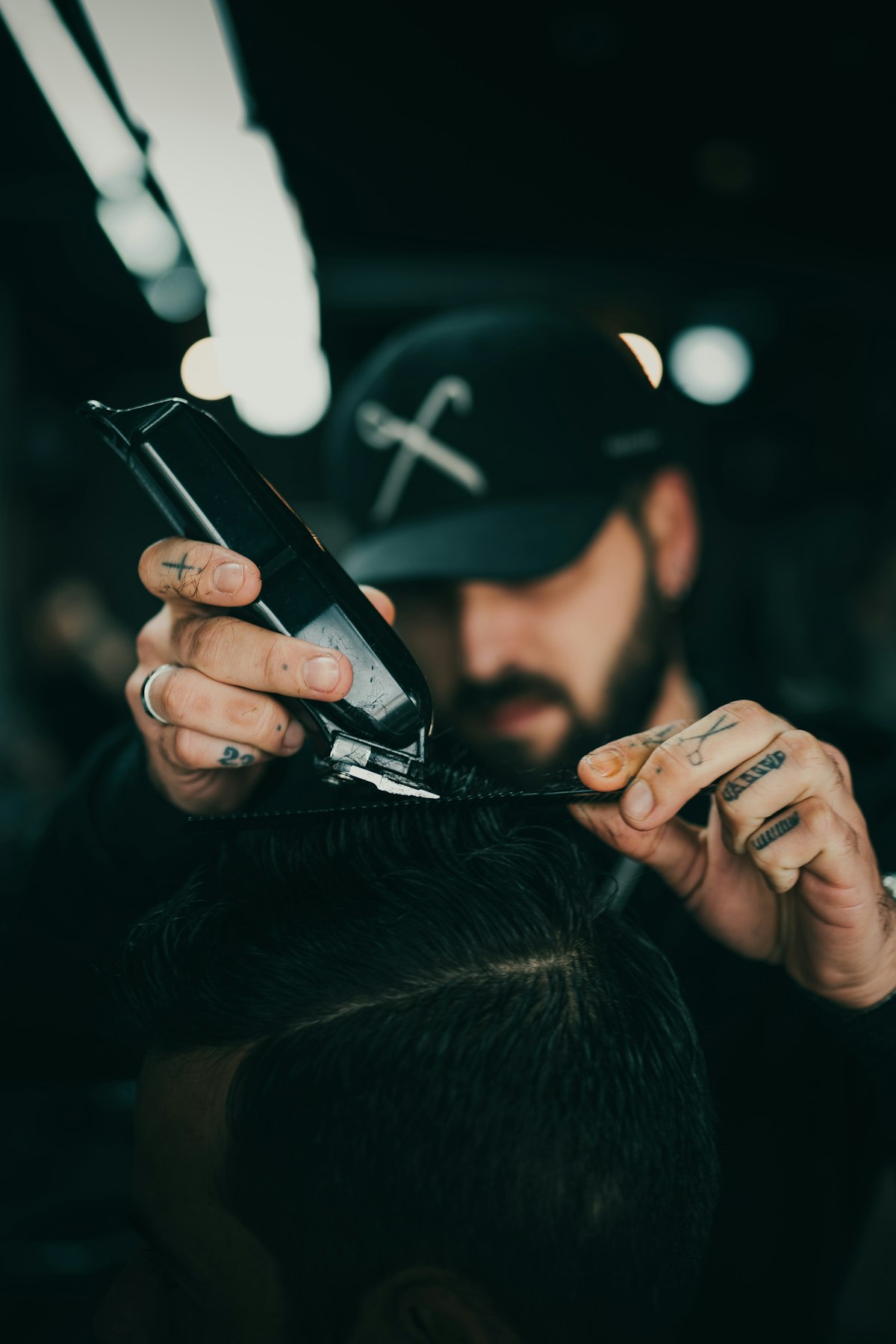 Carlos, fundador y maestro barbero